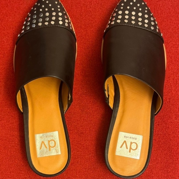 Dolce Vita Black Studded Pointed Toe Block Heel slip On Moles Size 6.5 - Picture 2 of 4